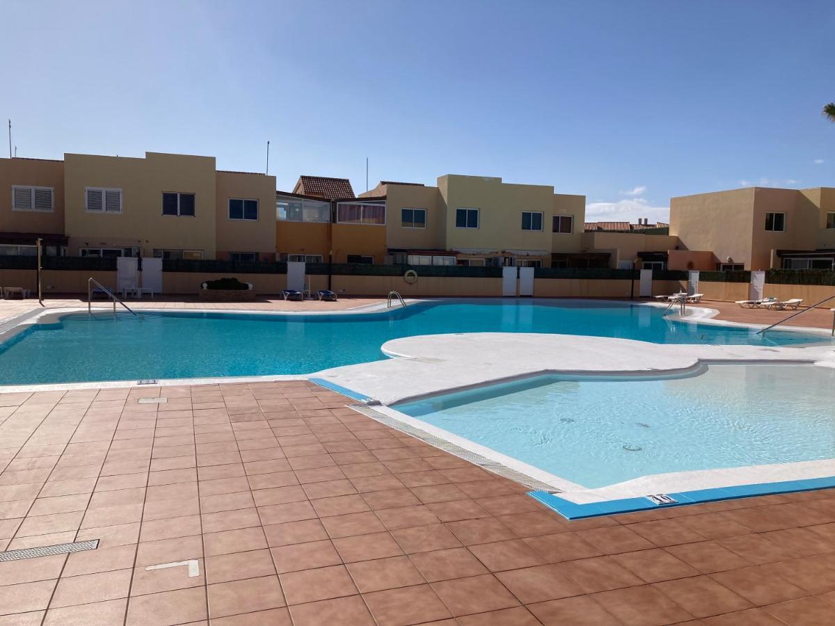 2 Bedroom Pool Apartment Close To Beach Rocky Point Corralejo Extérieur photo