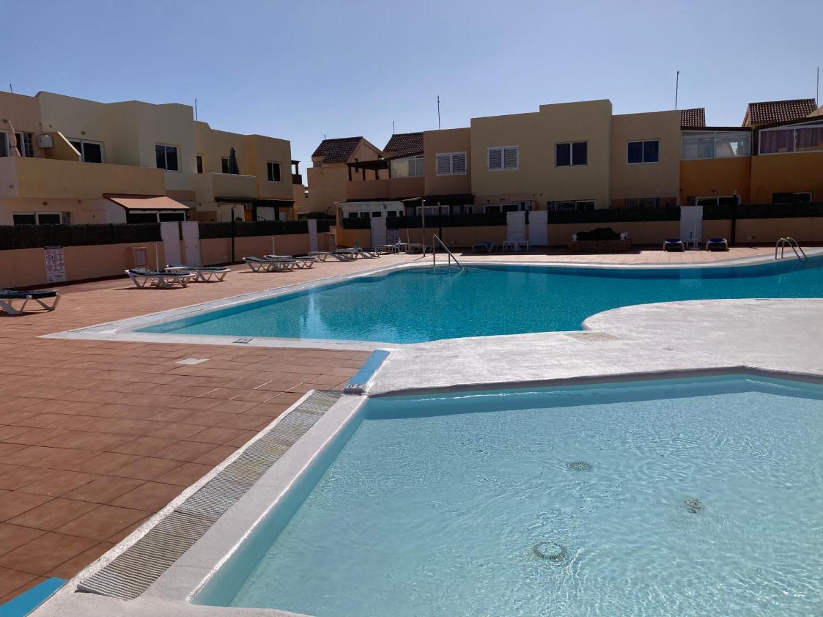 2 Bedroom Pool Apartment Close To Beach Rocky Point Corralejo Extérieur photo